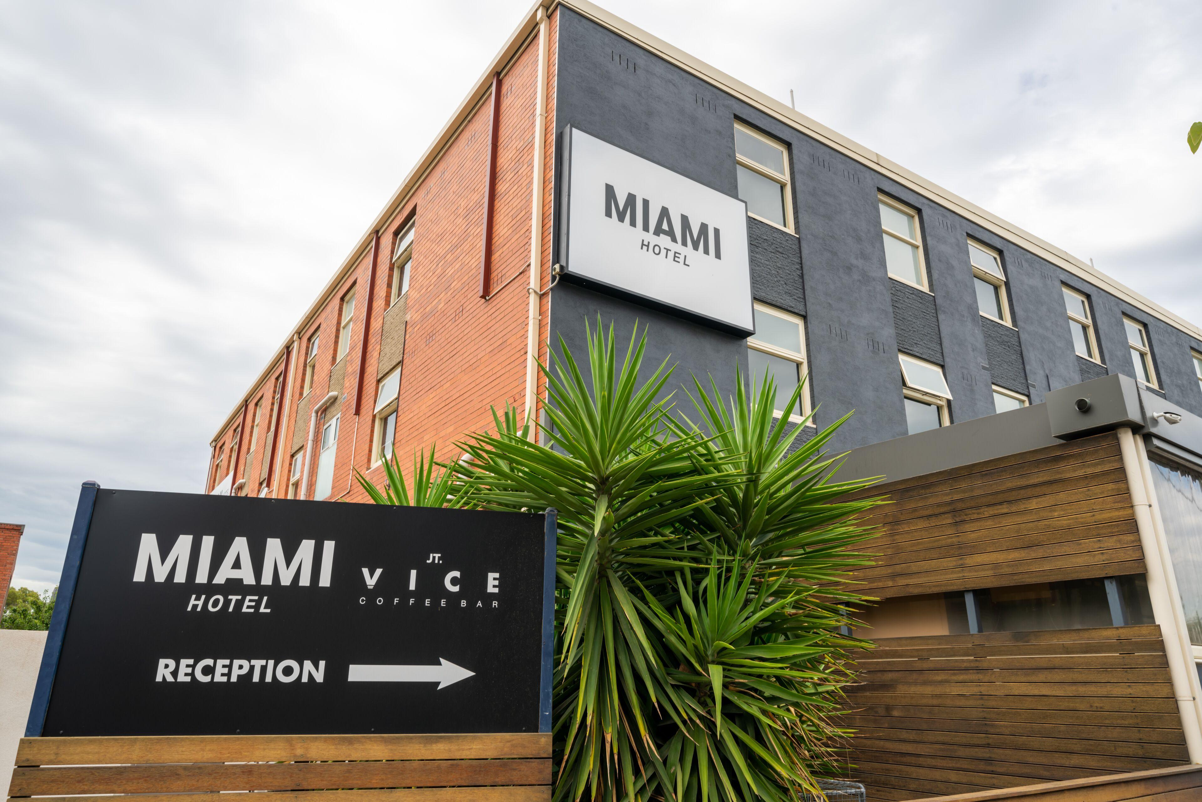 Miami Hotel Melbourne — Fotos 1